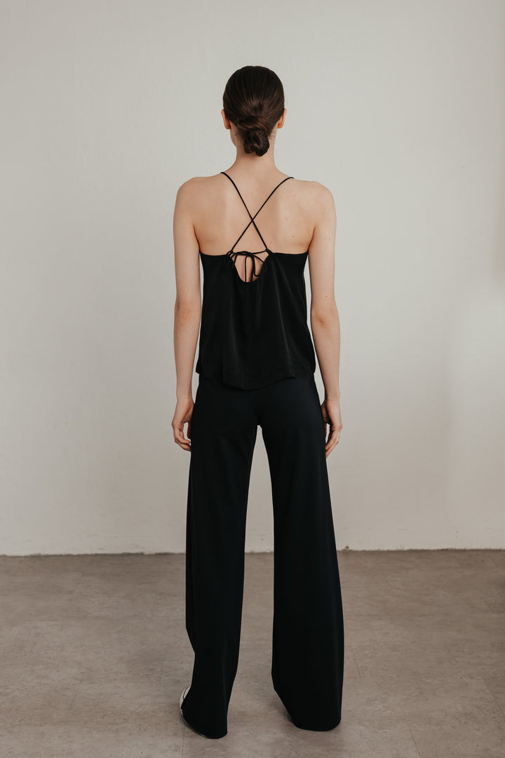 Backless top with tie